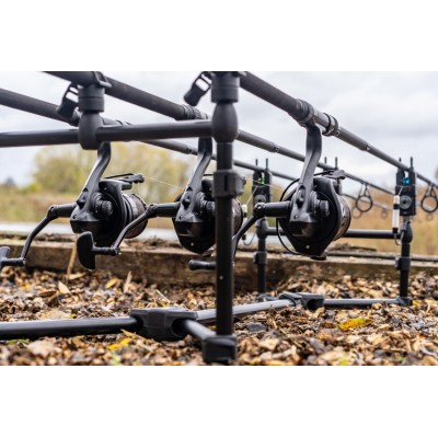 DAIWA Род-под на 3 удилища Black Widow Low Level